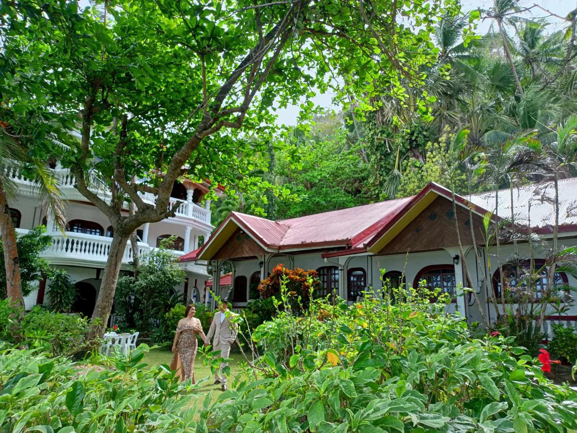Blue Crystal Beach Resort Puerto Galera Esterno foto