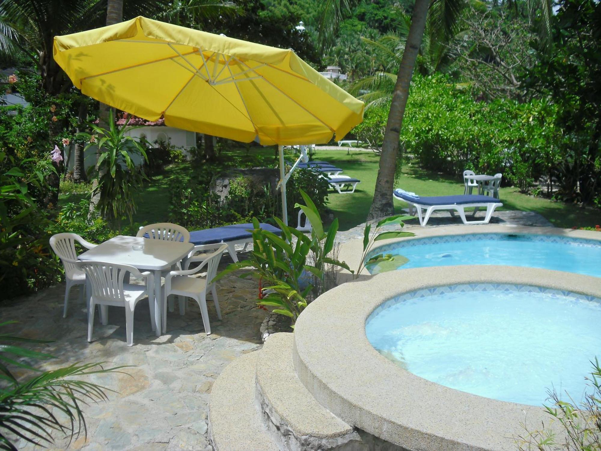 Blue Crystal Beach Resort Puerto Galera Esterno foto