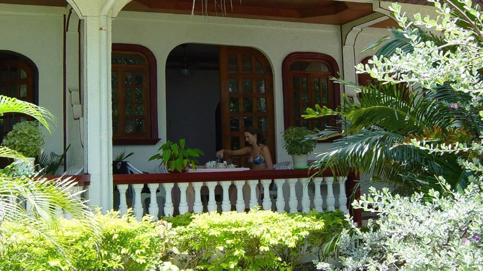 Blue Crystal Beach Resort Puerto Galera Esterno foto